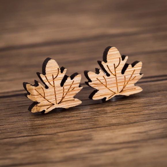 Handmade Maple Leaf Vintage Wood Stud Earrings - Picture 2 of 3